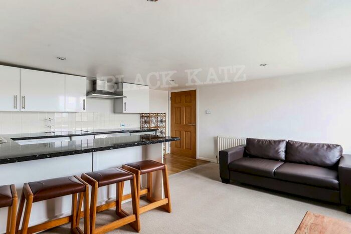 1 Bedroom Flat To Rent In Camberwell Road, SE5