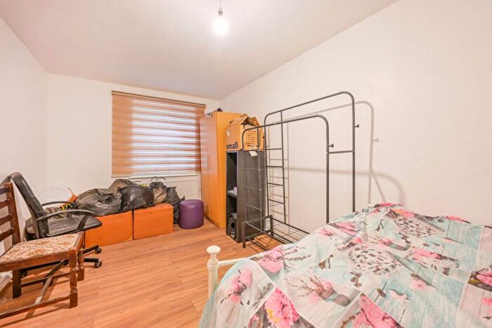 1 Bedroom Flat To Rent In Edmeston Close, Hackney, London, E9