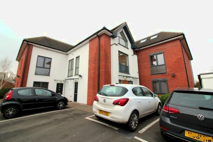 2 Bedroom Apartment To Rent In Park View Court, West Bridgford, Nottingham, NG2