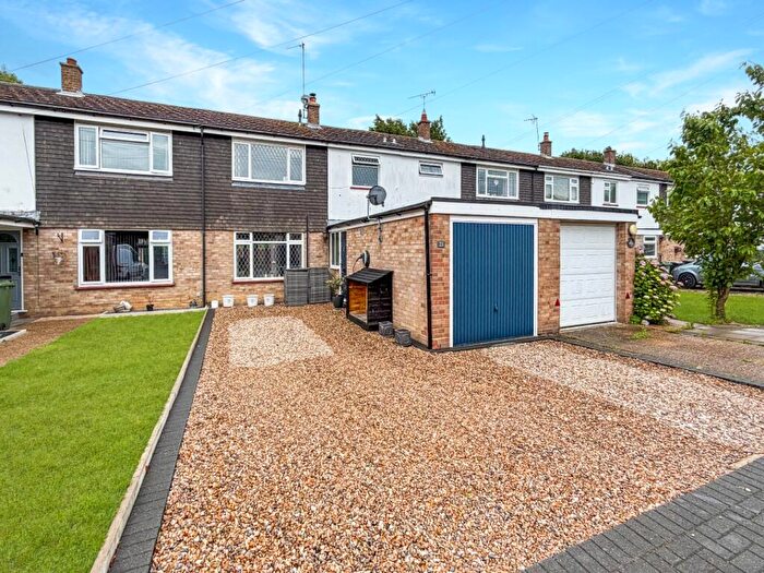 3 Bedroom Terraced House For Sale In The Grove, Silsoe, MK45