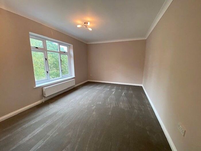 1 Bedroom Flat To Rent In Woodlands, Bromley, BR2