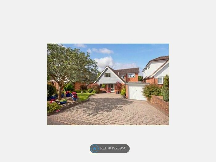 4 Bedroom Detached House To Rent In Andrews Way, Marlow Bottom, SL7