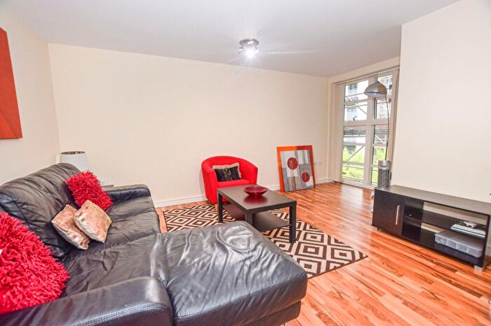 2 Bedroom Flat To Rent In The Quadrangle, Lower Ormond Street, Southern Gateway, Manchester, M1