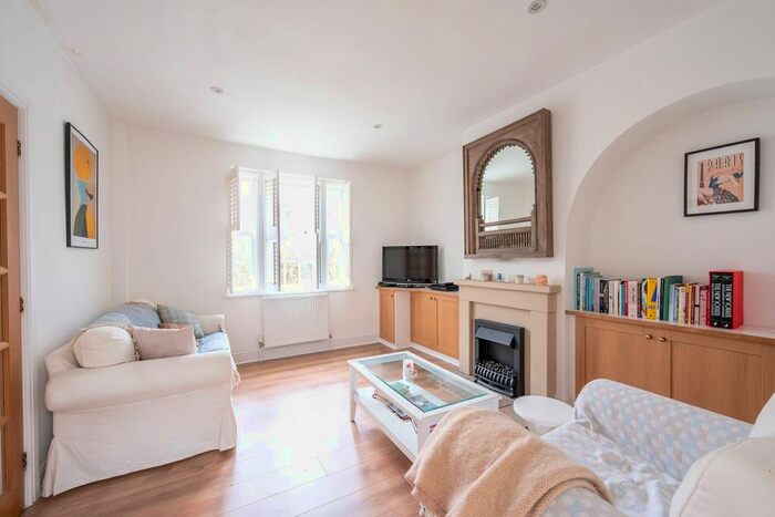 3 Bedroom Semi-Detached House To Rent In Pleasance Road, Putney, London SW15