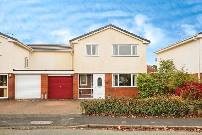 4 Bedroom Link Detached House For Sale In Alyn Drive, Rossett, Wrexham, LL12