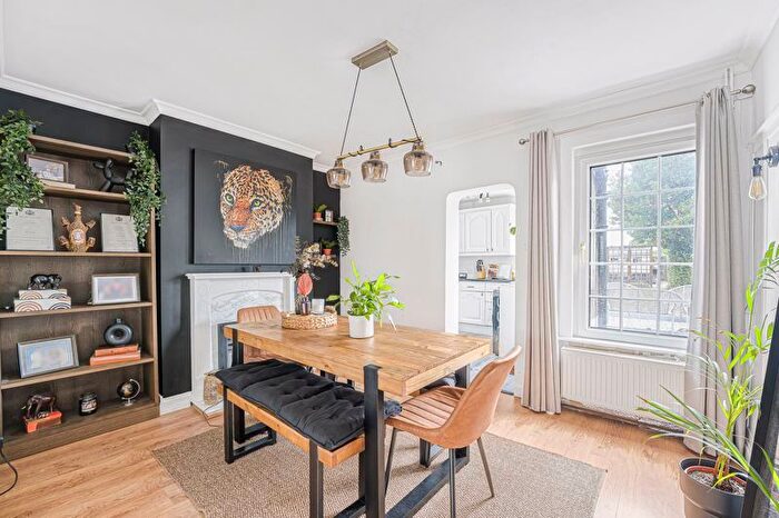 2 Bedroom End Of Terrace House For Sale In Haven Close, Sidcup, DA14