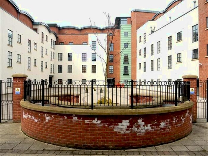 2 Bedroom Flat To Rent In Curzon Place, Gateshead, Tyne And Wear, NE8