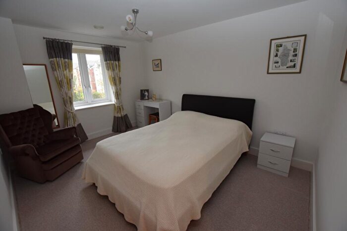 1 Bedroom Apartment For Sale In Clover Leaf Court, Ackender Road, Alton, Hampshire, GU34