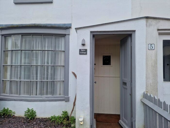 2 Bedroom Cottage To Rent In North Road, Kingsdown, CT14