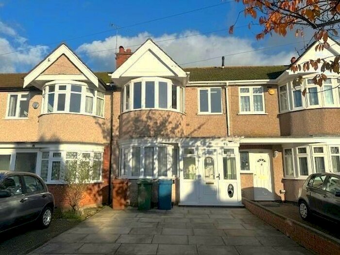 4 Bedroom Terraced House To Rent In Ravenswood Crescent, Harrow, HA2