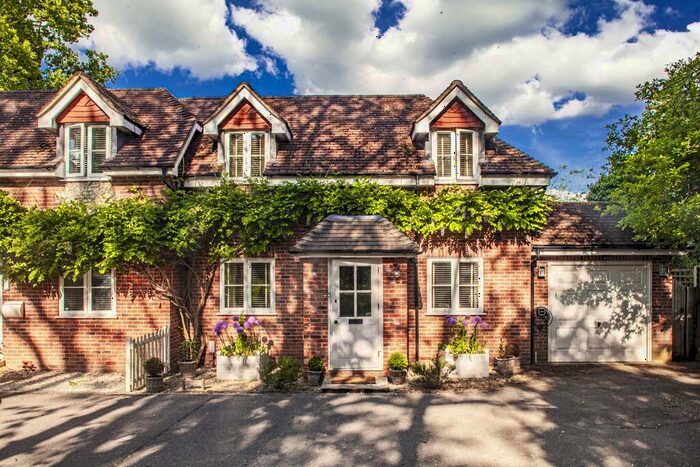 4 Bedroom House For Sale In Caius Cottage, Upper Basildon, RG8