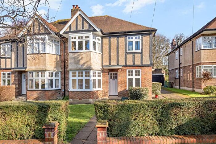 2 Bedroom Maisonette For Sale In Grove Avenue, Sutton, SM1