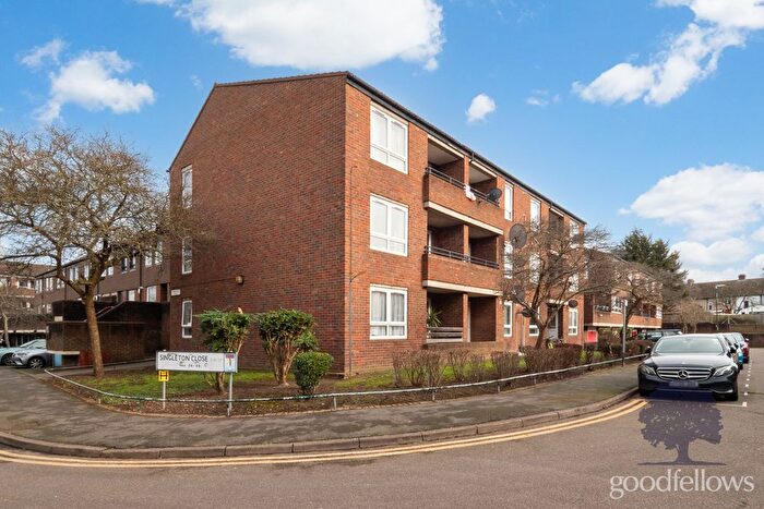1 Bedroom Flat To Rent In Singleton Close, Tooting, London, SW17