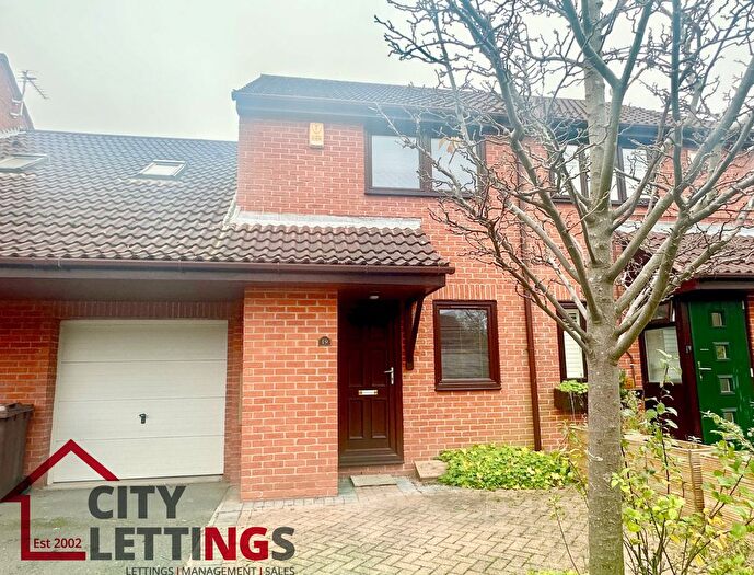 3 Bedroom Town House To Rent In Claytons Drive, Lenton, NG7