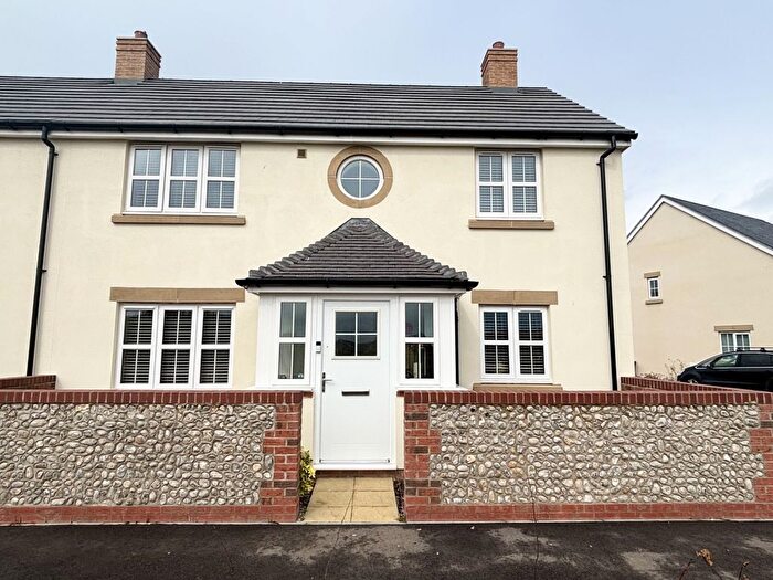 3 Bedroom End Of Terrace House For Sale In Townsend Drive, Selsey, PO20