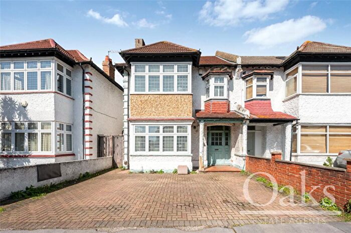 4 Bedroom Semi Detached House For Sale In Warwick Road, Thornton Heath, CR7