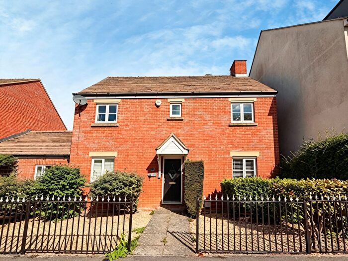 4 Bedroom Property For Sale In Redhouse Way, Swindon, SN25