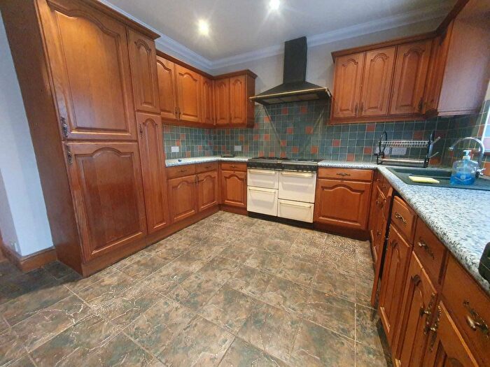 3 Bedroom End Of Terrace House To Rent In Bridport Avenue, Romford, RM7