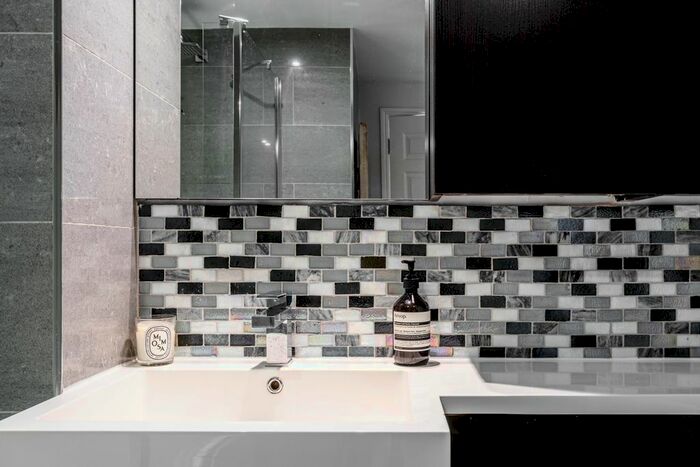 2 Bedroom Flat To Rent In King Edward's Road, London, E9