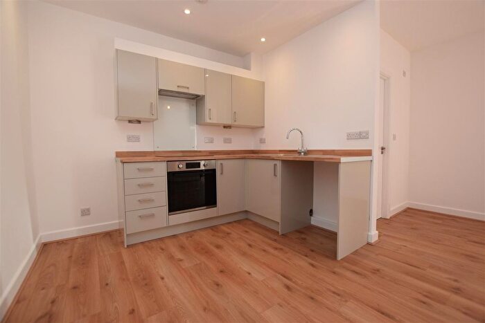 1 Bedroom Flat To Rent In Belmore Road, Eastbourne, BN22