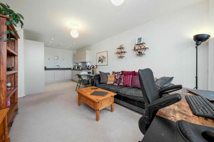 1 Bedroom Flat To Rent In Bow Common Lane, Bow Common Lane, Mile End, E3