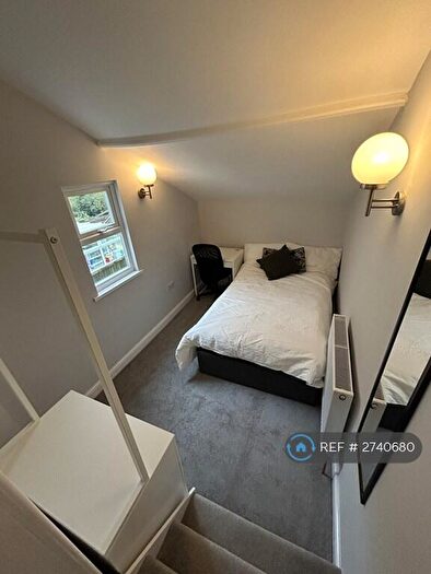 4 Bedroom End Of Terrace House To Rent In Southmead Road, Westbury-On-Trym, Bristol, BS10