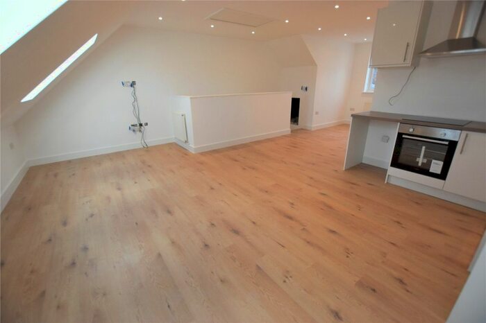 Studio To Rent In Brighton Road, Purley, CR8