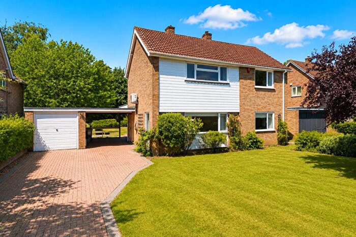 4 Bedroom Detached House To Rent In Long Buftlers, Harpenden, Hertfordshire, AL5