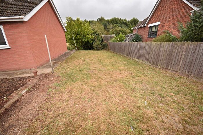 2 Bedroom Detached Bungalow For Sale In High Street, Tattershal, Lincoln, LN4