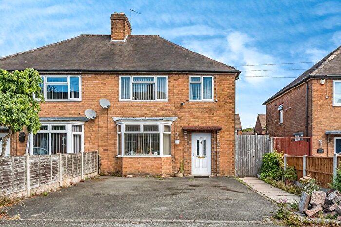 3 Bedroom Semi-Detached House For Sale In Hilary Crescent, Dudley, DY1