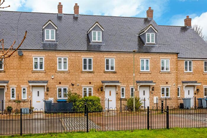3 Bedroom House For Sale In Coopers Square, Chipping Norton, OX7