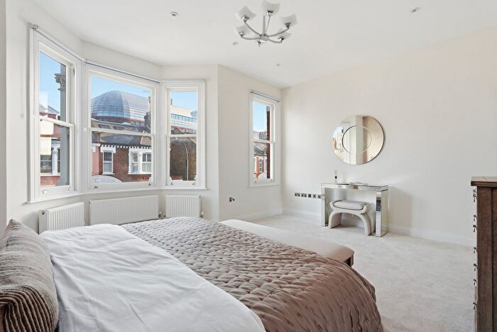 4 Bedroom Terraced House For Sale In Pennard Road, London, W12