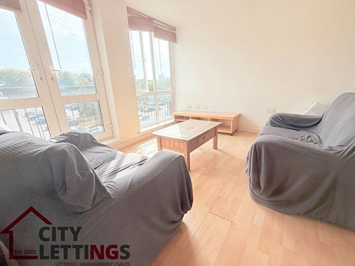 2 Bedroom Flat To Rent In Russell Road, Nottingham, NG7