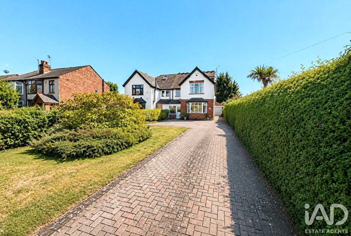 4 Bedroom Semi-Detached House For Sale In Broad Lane, Coventry, CV5