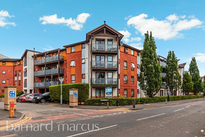 2 Bedroom Flat For Sale In Harry Close, Croydon, CR0
