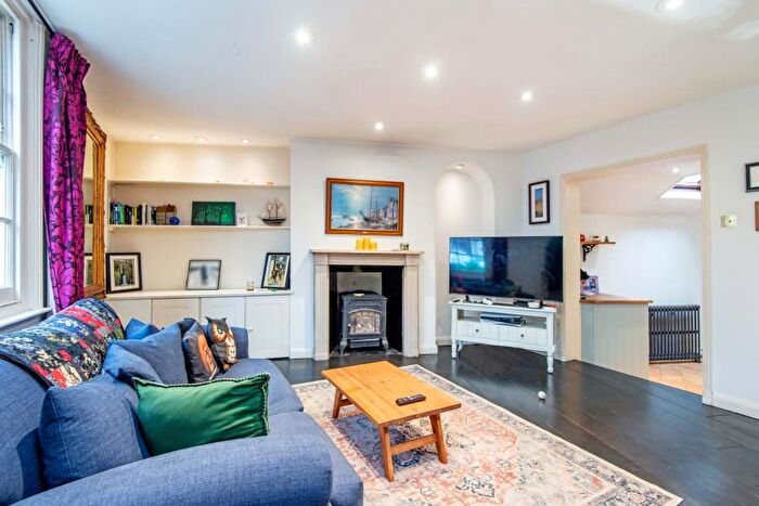 2 Bedroom Property To Rent In Elm Row, Hampstead, NW3