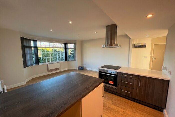 2 Bedroom Flat To Rent In Rosewood House, Nottingham, NG12