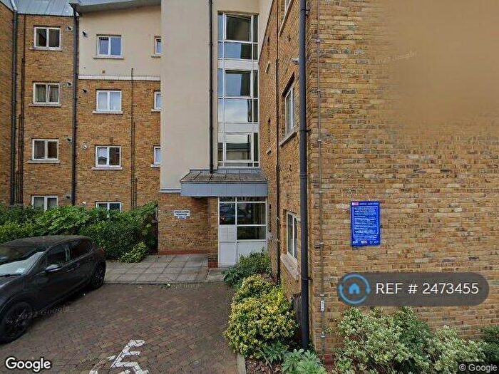 2 Bedroom Flat To Rent In Katherine Bell Tower, London, E3
