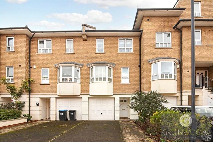 3 Bedroom Parking To Rent In Samuel Gray Gardens, Kingston Upon Thames, Surrey, KT2