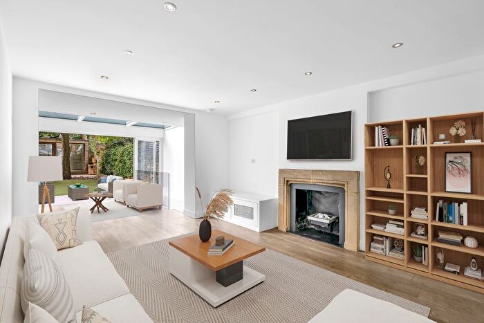 5 Bedroom Flat To Rent In Elsham Road, London, W14