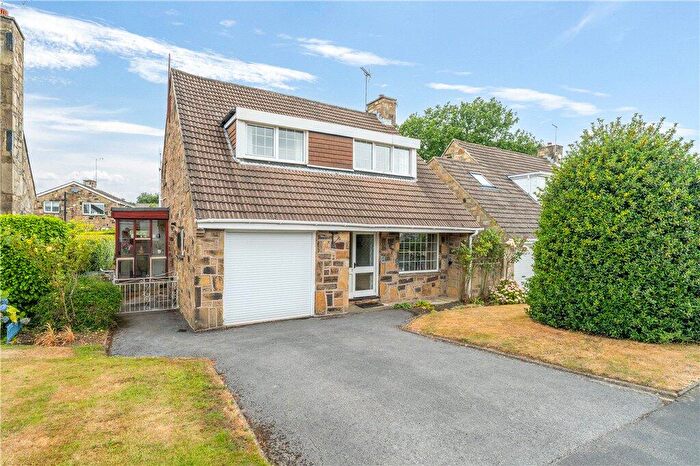 3 Bedroom Detached House For Sale In Ash Hill Gardens, Leeds, West Yorkshire, LS17