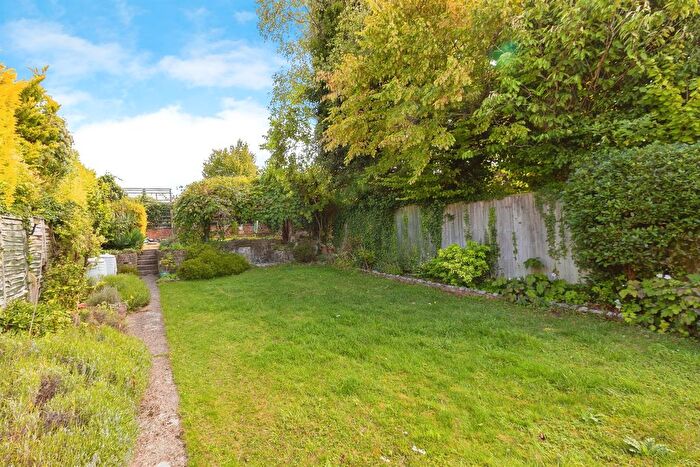 3 Bedroom Semi Detached House For Sale In New Road, Marlow, SL7