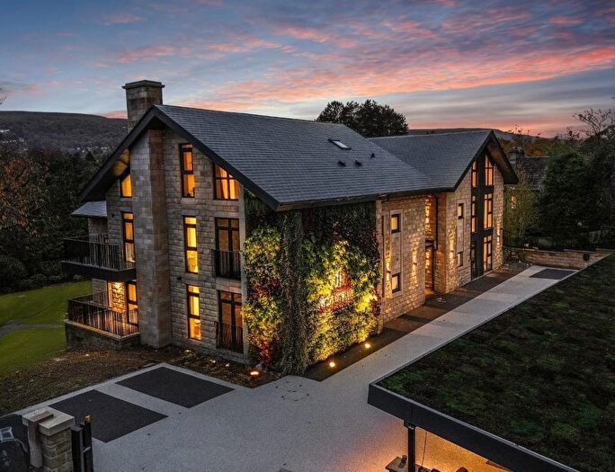 2 Bedroom Flat For Sale In Apartment, Robin Hill, Ilkley, LS29