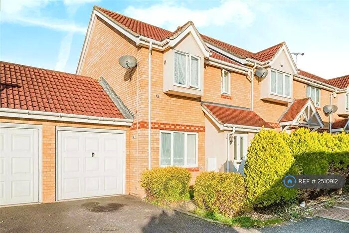 3 Bedroom End Of Terrace House To Rent In Martins Walk, London, SE28