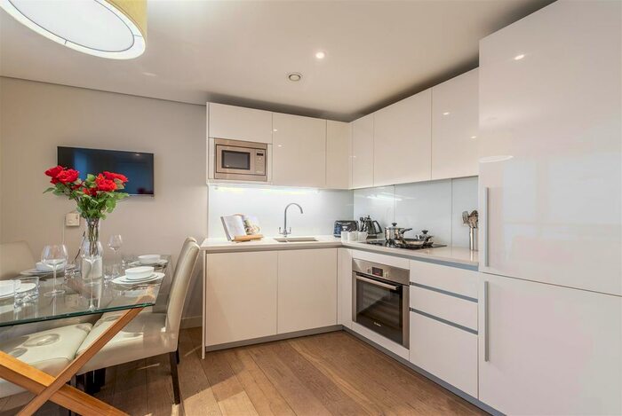 3 Bedroom Flat To Rent In Merchant Square East, London, W2