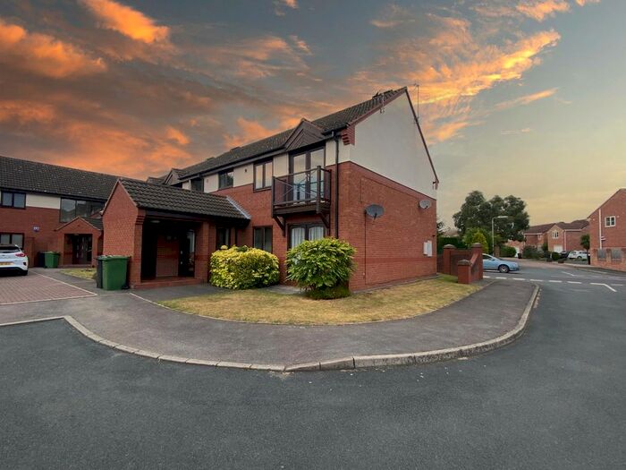 2 Bedroom Flat To Rent In Cricketers Close, Garforth, Leeds, LS25