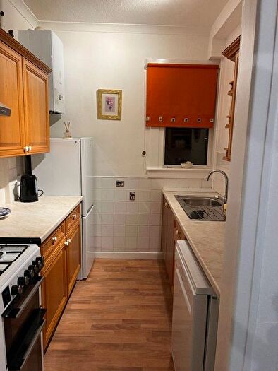 3 Bedroom Flat To Rent In Calder Road, Sighthill, Edinburgh, EH11