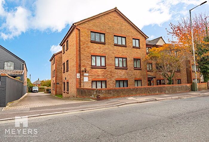 2 Bedroom Flat For Sale In Melbourne Court, Seabourne Road, Bournemouth, BH5