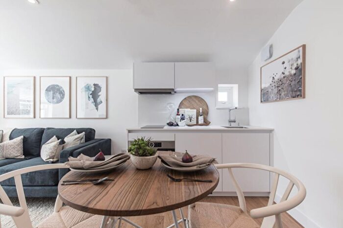 Studio To Rent In Rockhall Road Rockhall Road, NW2