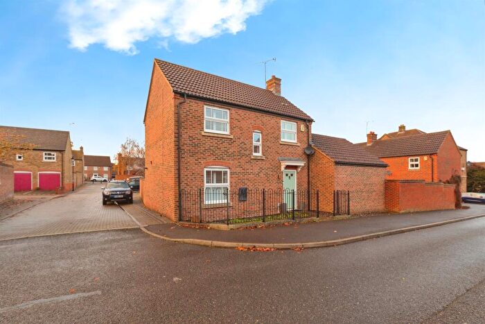 3 Bedroom Detached House For Sale In Cavendish Way, Aylesbury, HP19